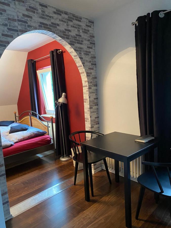 Ein Appartement Und Ein Komfortzimmer In Malsch, Zwischen Karlsruhe, Rastatt Und Baden-Baden Malsch  Eksteriør billede